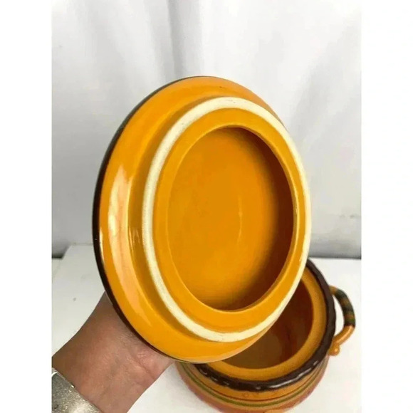 Stoneware Tuscan 3 Quart Bean Pot Casserole with Lid Microwave Oven Safe - Picture 5 of 12